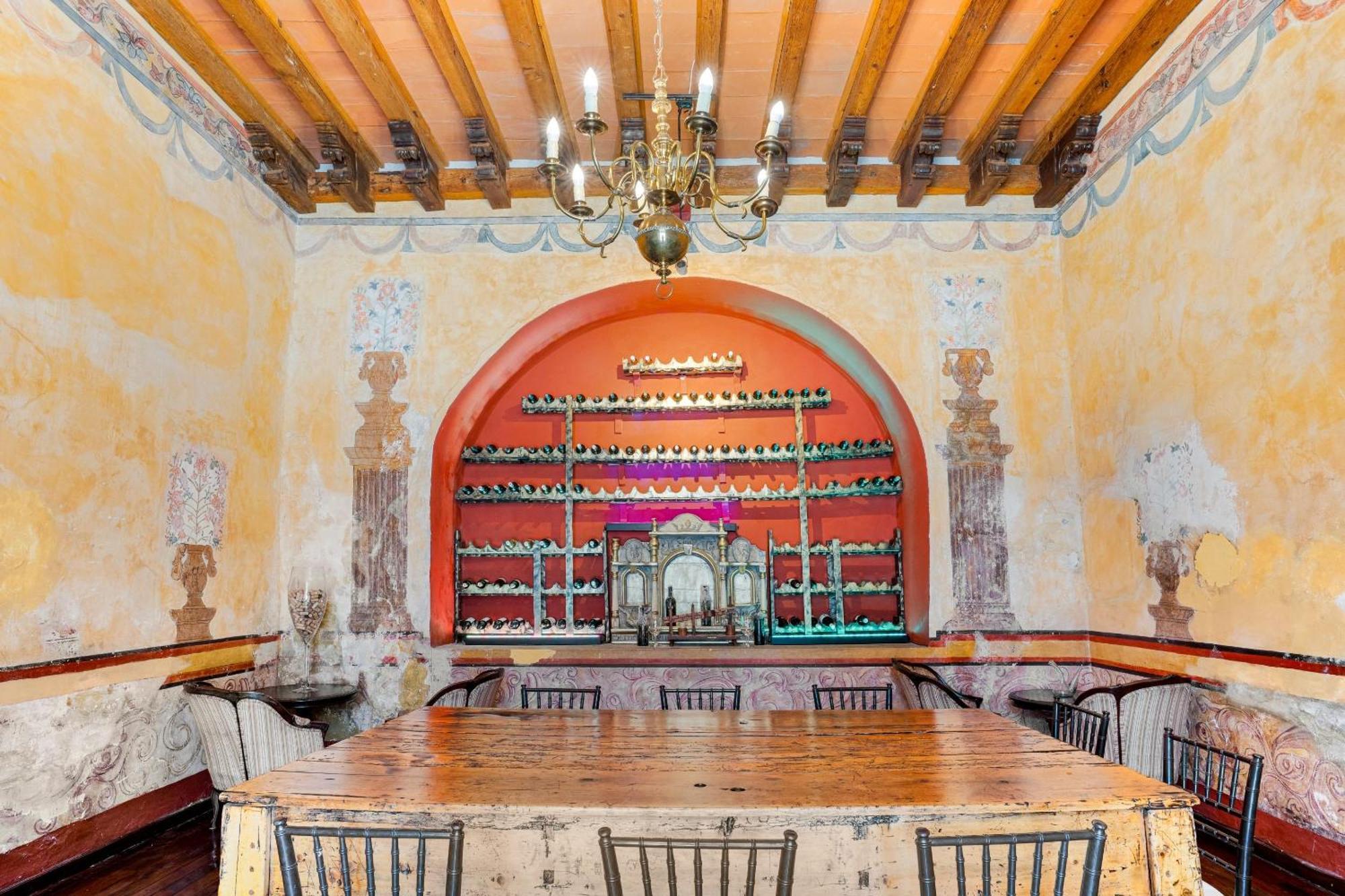 Hotel Quinta Real Puebla Exteriér fotografie The wine tasting room at the Hacienda de San José