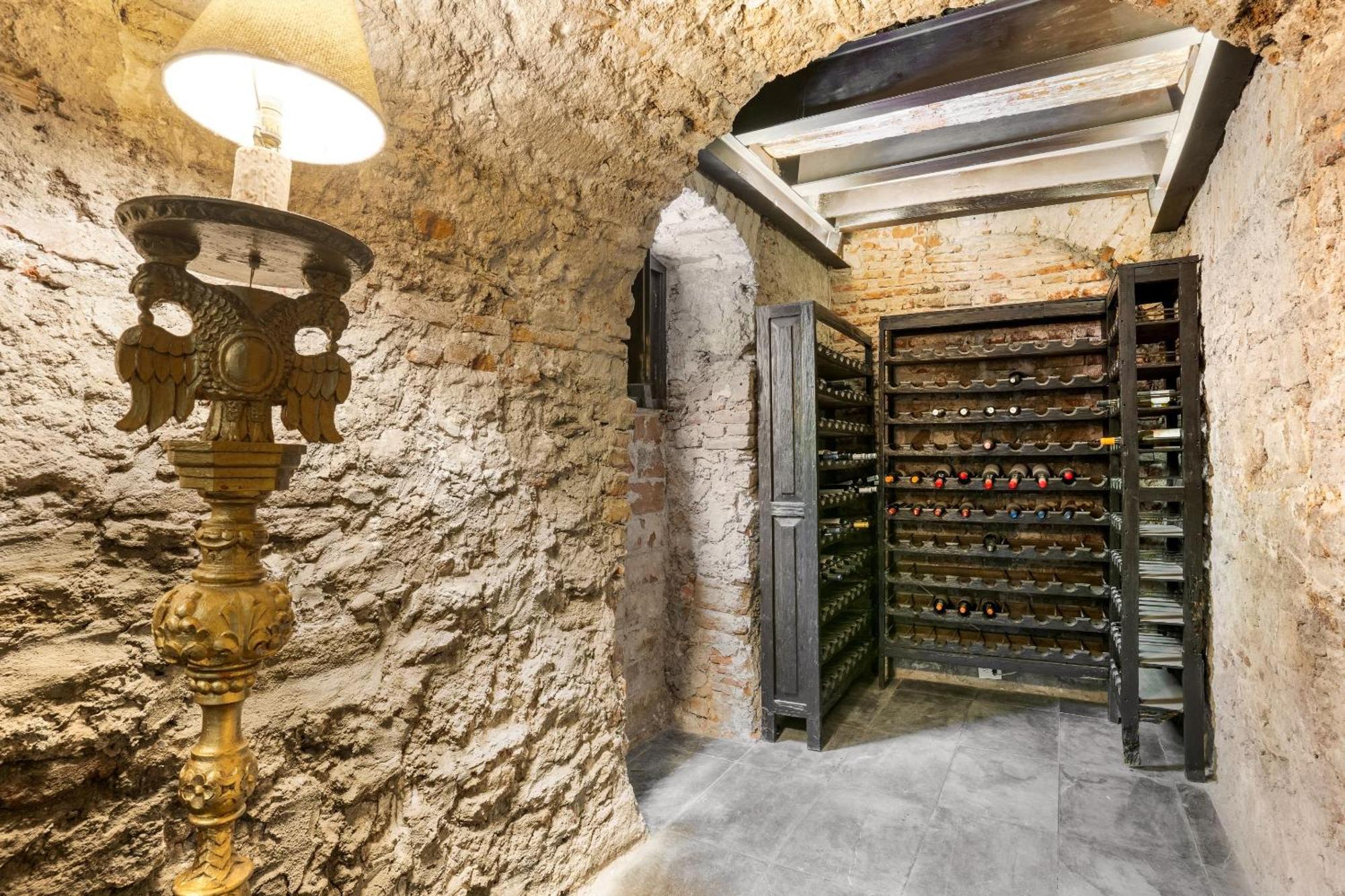 Hotel Quinta Real Puebla Exteriér fotografie Wine cellar